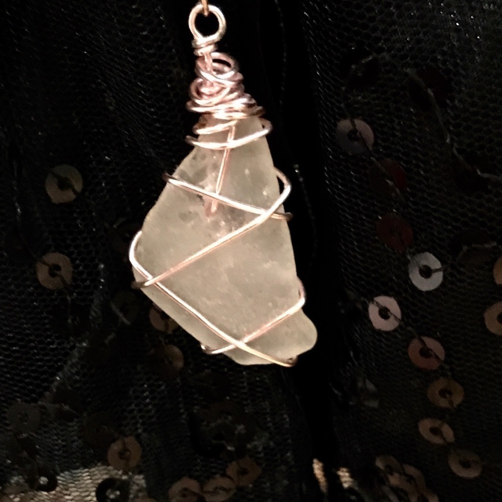 🌸pink Sea Glass Wire Wrapped Necklace Rose Gold - Picture 3 of 8